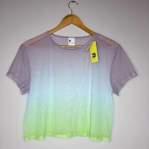 New All In Motion Woman’s Small Gradient Mesh Boxy Crop Top